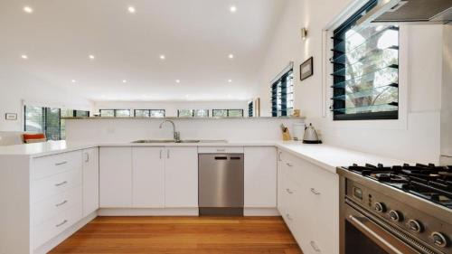 Pretty Beach Central Coast House | 'Space and Serenity at Pretty Beach' by HolidayCo