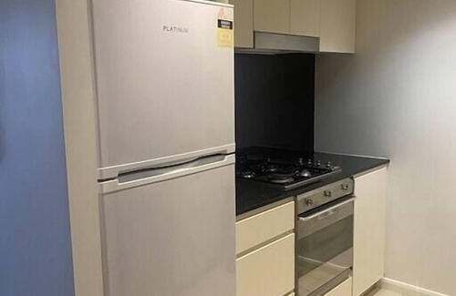 Ultimo Apartment | Spacious 1 bdm apt w/pool, gym & internal parking