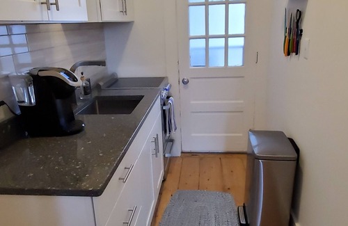 Commercial Street Condo | Spacious 1 Bedroom, First Fl., Beach Access, in quiet East End. n
