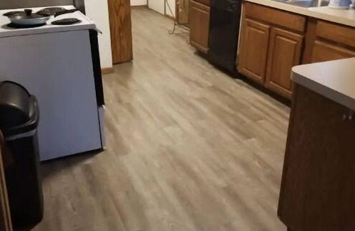Bismarck Apartment | Spacious 1 BR Apartment located above a Salon.