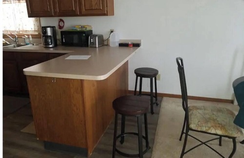 Bismarck Apartment | Spacious 1 BR Apartment located above a Salon.