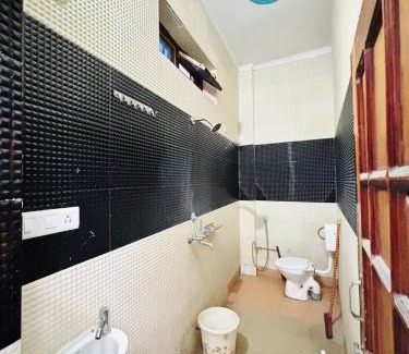 Haldwani Apartment | Spacious 1bhk Non Ac - By Tulsi Homestay