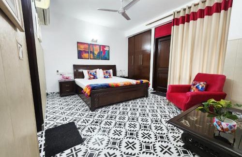 Greater Kailash Apartment | Spacious 1BHK Prime Location with 2 restrooms 5