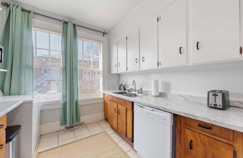 Charlotte Condo | Spacious 1BR King Condo | Elizabeth-Plaza Midwood