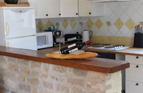 Arques House | Spacious 2 Bed Gite, Arques, Aude, Pool, Hot Tub and Free Wi-fi.