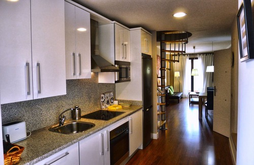 Centro Apartment | SPACIOUS 2 BEDROOM APARTMENT, AIR CONDITIONING, OPTIONAL GARAGE, WIFI