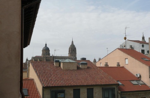 Centro Apartment | SPACIOUS 2 BEDROOM APARTMENT, AIR CONDITIONING, OPTIONAL GARAGE, WIFI