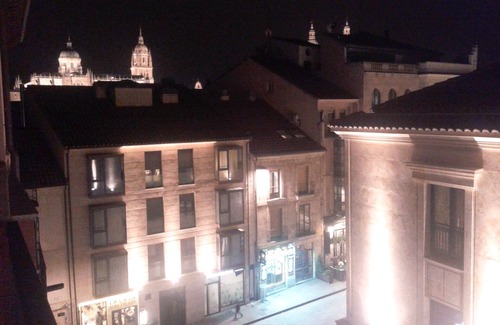 Centro Apartment | SPACIOUS 2 BEDROOM APARTMENT, AIR CONDITIONING, OPTIONAL GARAGE, WIFI