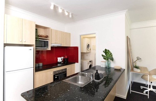 East Perth Apartment | Spacious 2 Bedroom Pool & Gym PerthCBD,Optus,WACA
