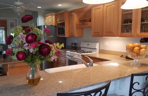 Anna House | Spacious 2 BR, 1 1/2 baths, hot tub, pool table, outside room, full kitchen