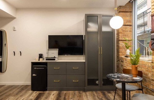 Downtown Apartment | Spacious 2 King Suites – The Finnley Hotel