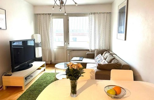 Punavuori Apartment | Spacious 2 rooms apartment in Helsinki Design District, own balcony