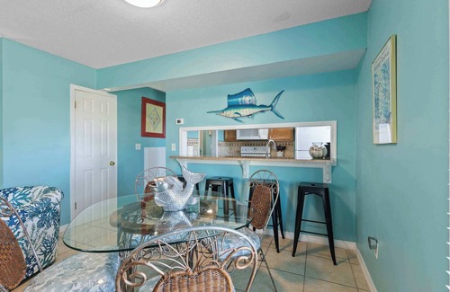 Gulf Shores Apartment | Spacious 2BR Condo with Pool Steps from the Beach