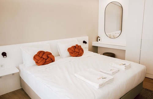 Gumussuyu Mahallesi Apartment | Spacious 2BR Flat near Galata Port!