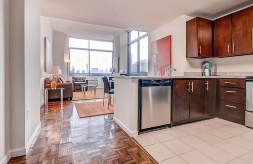 Hudson Exchange Apartment | Spacious 2BR | Full Kitchen | Minutes to PATH | Jersey City by GLS