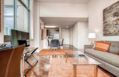 Hudson Exchange Apartment | Spacious 2BR | Full Kitchen | Minutes to PATH | Jersey City by GLS