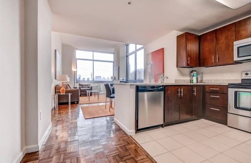 Hudson Exchange Apartment | Spacious 2BR | Full Kitchen | Minutes to PATH | Jersey City by GLS