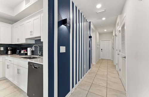 Kissimmee Apartment | Spacious 2BR, Mickey Bedroom, Lake View