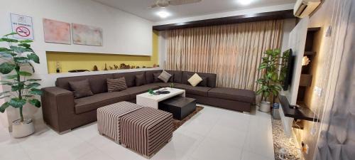 Gulshan-e-Iqbal Villa | Spacious 2BR Portion with Rooftop Gulshan e Iqbal Block 7