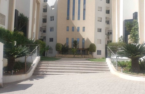 Ennasr Apartment | Spacious 3-Bed High-End Appartm in Ennasr - Ideal for family - Transfer Service