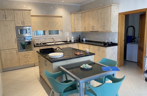 Paichi Villa | Spacious 3 bed villa with private pool, level plot, close to all amenities