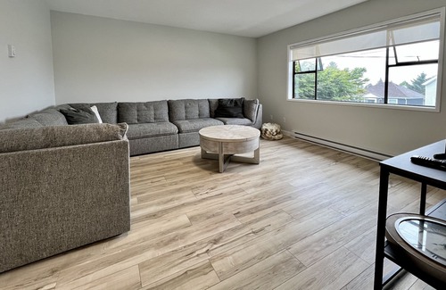 Prince Rupert House | Spacious 3 bedroom/2 baths s/s duplex, newly renovated, new furniture! 🏠🛌🛀☕️