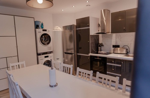 Vignerons Apartment | Spacious 3-bedroom apartment with AC and WiFi in charming Vincennes