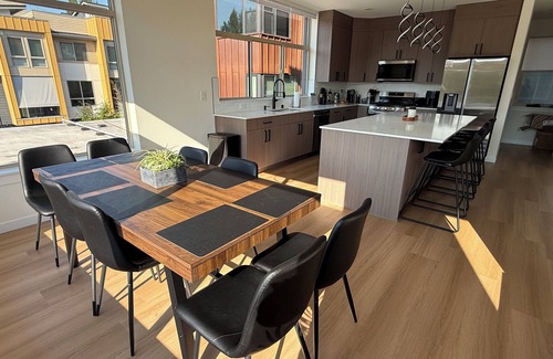 North Delridge House | Spacious 3-bedroom newly built townhome in a superb location in West Seattle