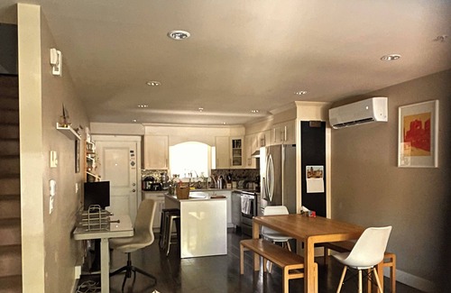 Kensington-Cedar Cottage House | Spacious 3 BR/2.5 bath townhouse + A/C + secure parking