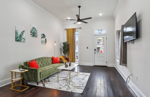 Tulane - Gravier House | Spacious 3 BR House, Free parking, near treme