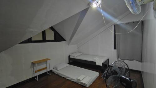 Poblacion District House | Spacious 3-Floor 6-BR Home, Pool, BBQ, KTV, WIFI