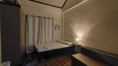 Poblacion District House | Spacious 3-Floor 6-BR Home, Pool, BBQ, KTV, WIFI