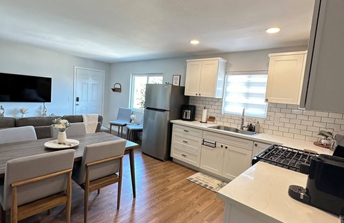 Los Angeles House | Spacious 3BR/2BA Near DTLA Dodgers & Crypto Arena Minutes Away