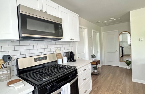 Los Angeles House | Spacious 3BR/2BA Near DTLA Dodgers & Crypto Arena Minutes Away