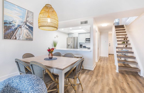 Captiva Apartment | Spacious 3BR Beach Villa Steps away from the sand – Ultimate Beach Vacation