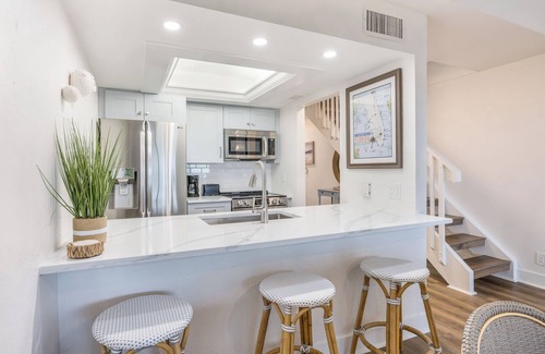 Captiva Apartment | Spacious 3BR Beach Villa Steps away from the sand – Ultimate Beach Vacation