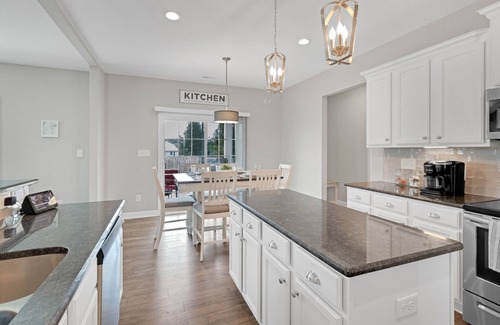 Aberdeen House | Spacious 4 BD Golf Getaway with Game Room!