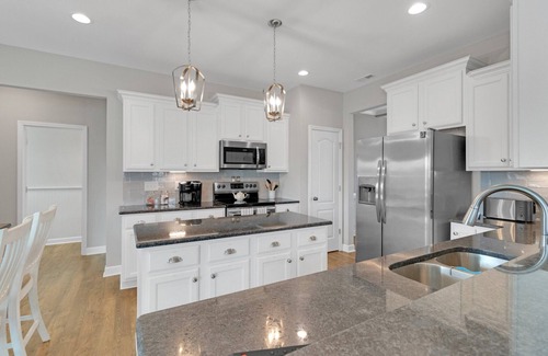 Aberdeen House | Spacious 4 BD Golf Getaway with Game Room!