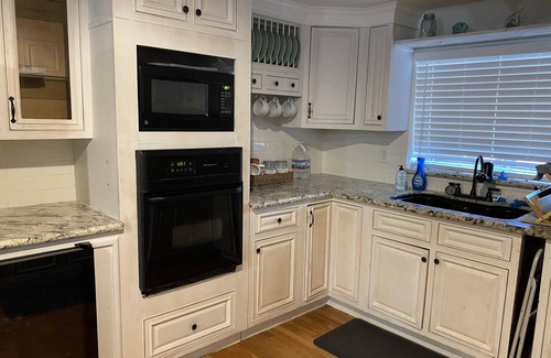 Crystal Beach Cottage | Spacious 4 bdr house w/RV hookup, on beach access road