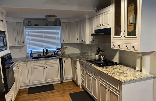 Crystal Beach Cottage | Spacious 4 bdr house w/RV hookup, on beach access road