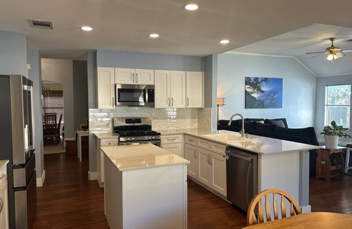 Pflugerville House | Spacious 4 bed house in Pflugerville, close to Austin for ACL and COTA