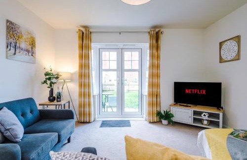 Crewe House | Spacious 4-Bed Townhouse in Crewe by 53 Degrees Property, Ideal for Contractors & Business, FREE Parking