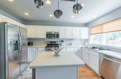 Denver House | Spacious 4 bedroom 3.5 bathrooms