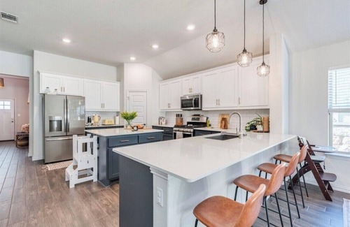 Manchaca House | Spacious 4-bedroom house in peaceful Manchaca with AC, WiFi