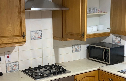 Ongar House | Spacious 4-bedroom house in Clonee with WiFinnOwner is staying @ Same Property