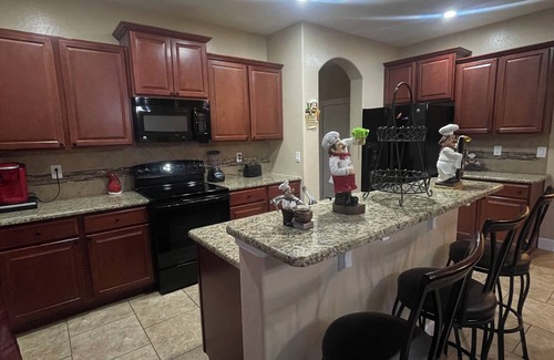 Hobbs House | Spacious 4-bedroom house in charming Hobbs with AC, WiFi