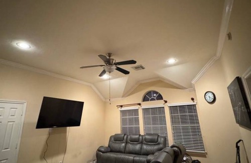Barker House | Spacious 4-bedroom shared house in marvelous Houston with AC, WiFi