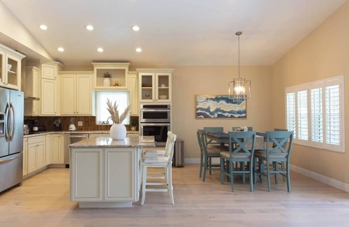 Ozona House | Spacious 4BR/3BA Near Beach + Free Golf Cart