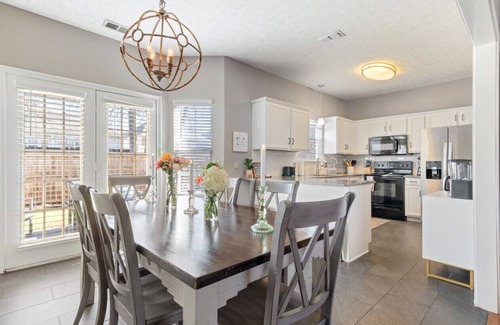 Hurwood Heights Apartment | Spacious 4BR Next to Geodis Park-Close to Downtown