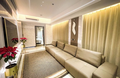 Tambo Apartment | Spacious 5-bedroom apartment with terrific Sunset View in Manila Bay near Okada
